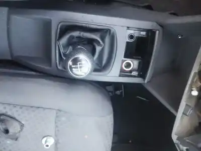 Peça sobressalente para automóvel em segunda mão botão da alavanca de velocidades por volkswagen polo (9n_, 9a_) 1.9 sdi referências oem iam 6q1711113fqfj