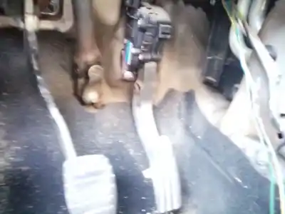 Автозапчастина б/у педаль акселератора для renault twingo ii (cn0_) 1.5 dci (cn0e) посилання на oem iam 8200426238