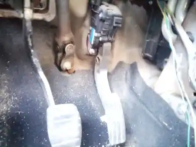 Second-hand car spare part accelerator pedal for renault twingo ii (cn0_) 1.5 dci (cn0e) oem iam references 8200426238  