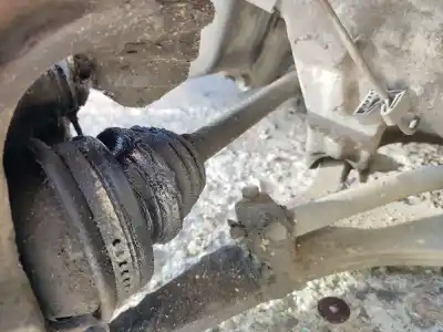 Peça sobressalente para automóvel em segunda mão Transmissão Dianteira Esquerda por PEUGEOT 106 II (1A_, 1C_) 1.1 i Referências OEM IAM 32728J  