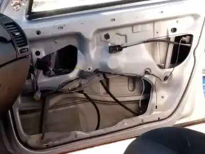 Автозапчасти б/у РЕГУЛЯТОР СТЕКЛА ПЕРЕДНЕГО ПРАВОГО за RENAULT LAGUNA II (BG0/1_)  ссылки OEM IAM 8200485195  