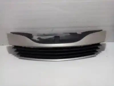 Автозапчастина б/у передня решіта радіатора для renault laguna ii (bg0/1_) 1.9 dci (bg1a, bg1v) посилання на oem iam 820012581