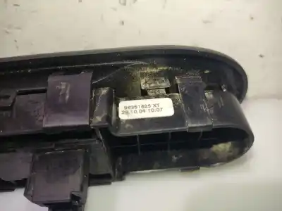 Автозапчастина б/у передній правий віконний вимикач для peugeot 307 sw (3h) 1.6 hdi 110 посилання на oem iam 96351625xt  6554e7