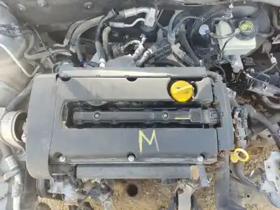 Second-hand car spare part rocker cover for opel astra h (a04) 1.6 (l48) oem iam references 5607592