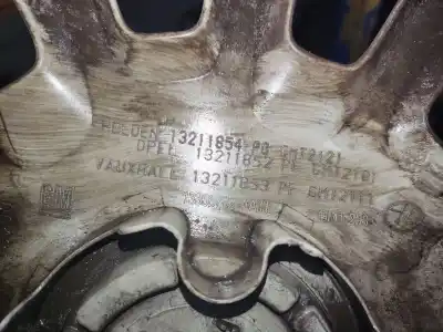 Автозапчастина б/у капки ступиці для opel corsa d 1.2 cat (a 12 xer / ldc) посилання на oem iam 13211852  