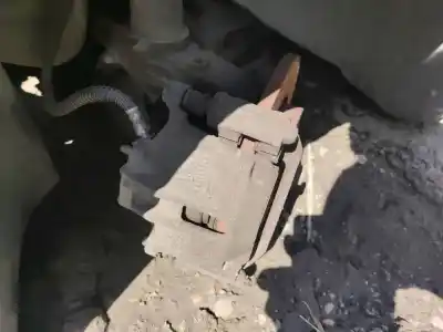 Pezzo di ricambio per auto di seconda mano pinza freno anteriore sinistra per peugeot 206 fastback (2a/c) 1.4 i riferimenti oem iam 4400j2