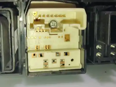 Pezzo di ricambio per auto di seconda mano controllo specchio per toyota corolla (_e12_) 2.0 d-4d (cde120r_, cde120l_) riferimenti oem iam 183574  