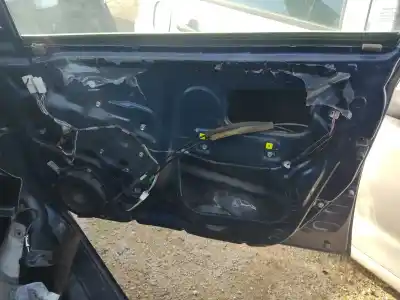 Peça sobressalente para automóvel em segunda mão elevador de vidros dianteiro direito por toyota corolla (_e12_) 2.0 d-4d (cde120r_, cde120l_) referências oem iam 6981002130