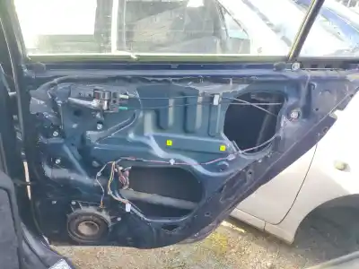 Peça sobressalente para automóvel em segunda mão elevador de vidros traseiro direito por toyota corolla (_e12_) 2.0 d-4d (cde120r_, cde120l_) referências oem iam 6983002100