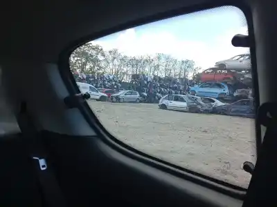 Pièce détachée automobile d'occasion vitre triangulaire custode arrière gauche pour peugeot 206 fastback (2a/c) 1.4 i références oem iam 8569w8  