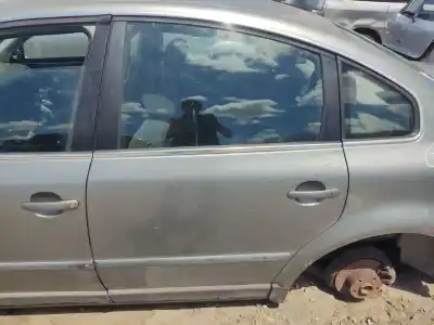 Автозапчастина б/у двері задні ліві для volkswagen passat b5.5 variant (3b6) 1.9 tdi посилання на oem iam 3b5833051ab