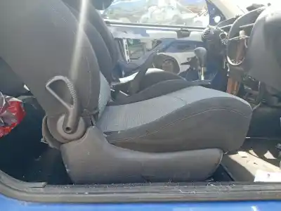 Pezzo di ricambio per auto di seconda mano sedile anteriore destro per peugeot 206 fastback (2a/c) 1.4 i riferimenti oem iam 6035add  
