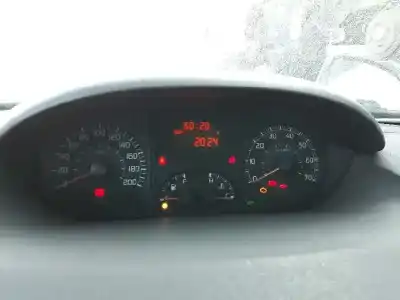 Pezzo di ricambio per auto di seconda mano pannello degli strumenti per fiat idea (135) 1.3 16v jtd 16v dynamic plus (10.2005->) 69 cv / 51 kw riferimenti oem iam   735364158