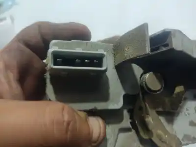 Pezzo di ricambio per auto di seconda mano serratura porta anteriore destra per peugeot 307 break / sw (s1) 2.0 hdi cat riferimenti oem iam 9136p2  