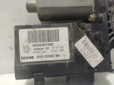 Pezzo di ricambio per auto di seconda mano motore alzacristalli anteriore destro per peugeot 307 break / sw (s1) 2.0 hdi cat riferimenti oem iam 9634457580 0130821767 990830101