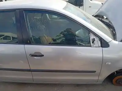 Peça sobressalente para automóvel em segunda mão porta dianteira direita por volkswagen polo (9n_, 9a_) 1.2 referências oem iam 6q4831056p
