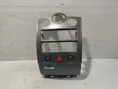Peça sobressalente para automóvel em segunda mão Moldagem por RENAULT MEGANE II SEDÁN (LM0/1_) 1.6 16V (LM1R, LM0C) Referências OEM IAM 8200178435  