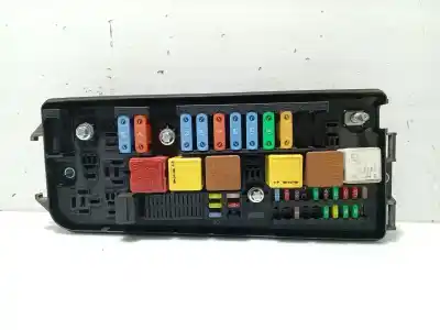 Second-hand car spare part fuse box unit for opel vectra c (z02) 1.9 cdti (f69) oem iam references 13198102 519131007 00104268