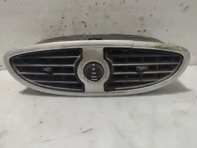 Автозапчасти б/у аэрационная решетка за renault clio iii 1.5 dci diesel cat ссылки oem iam 7701208584