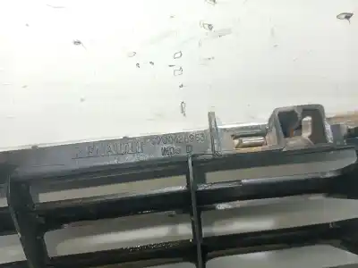 Peça sobressalente para automóvel em segunda mão grelha frontal por renault megane i classic (la0/1_) 1.6 16v (la00, la04, la0b, la11, la16, la19, la1j, la1k,... referências oem iam 7700428963  