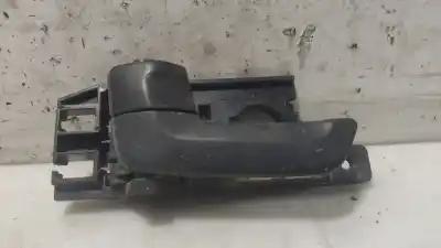 Recambio de automóvil de segunda mano de MANETA INTERIOR DELANTERA IZQUIERDA para KIA SPORTAGE 2.0 Turbodiesel CAT referencias OEM IAM 826101F010  