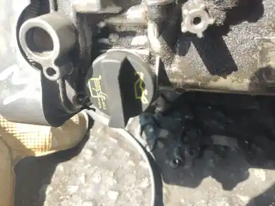 Peça sobressalente para automóvel em segunda mão TAMPÃO DE ÓLEO por FIAT PUNTO EVO (199_) 1.4 16V Referências OEM IAM 71740676  