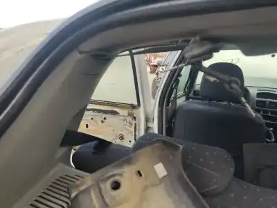 Автозапчастина б/у центральний задній ремін безпеки для RENAULT CLIO II (BB_, CB_) 1.5 DCI (B/CB08) Посилання на OEM IAM 7700411080  