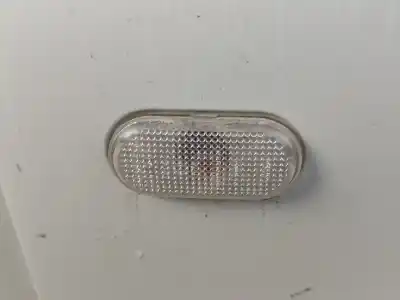 Pezzo di ricambio per auto di seconda mano Lampada Laterale Destra per RENAULT CLIO II (BB_, CB_) 1.5 DCI (B/CB08) Riferimenti OEM IAM 7700822136  