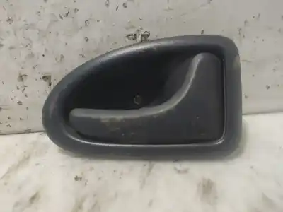 Peça sobressalente para automóvel em segunda mão Puxador Interior Dianteiro Direito por RENAULT CLIO II (BB_, CB_) 1.5 DCI (B/CB08) Referências OEM IAM 8200646938  