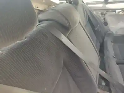 Автозапчастина б/у центральний задній ремін безпеки для RENAULT LAGUNA III (BT0/1) 2.0 DCI (BT07, BT0J, BT14, BT1A, BT1S) Посилання на OEM IAM 888500004R  