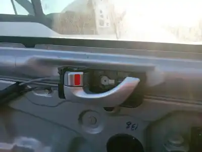 Автозапчастина б/у ЛІВА ПЕРЕДНЯ ВНУТРІШНЯ РУЧКА для HYUNDAI SONATA V (NF) 2.0 CRDI Посилання на OEM IAM 826103K020XZ  
