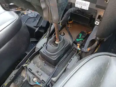 Автозапчасти б/у рычаг переключения передач за peugeot 407 (6d_) 2.0 hdi 135 (6drhrh, 6drhre, 6drhrg, 6drhrj) ссылки oem iam 2400ch  2403v2