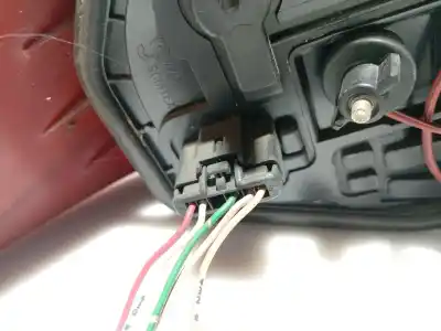Автозапчастина б/у правий ліхтар для peugeot 206 fastback (2a/c) 2.0 hdi 90 посилання на oem iam 6351p1  