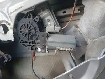 Pièce détachée automobile d'occasion léve glace avant gauche pour peugeot 206 fastback (2a/c) 2.0 hdi 90 références oem iam 9221e8  