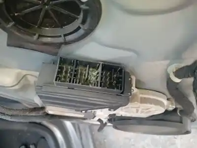 Автозапчастина б/у двигатель переднього правого скла для seat cordoba (6l2) 1.9 tdi посилання на oem iam 6q2959801a  