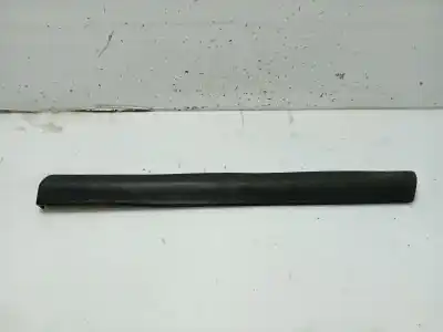 Piesă de schimb auto la mâna a doua Ornament Plastic Spate pentru AUDI A3 (8L) 1.9 TDI Referințe OEM IAM 8L3853699A  