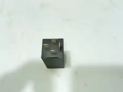 Second-hand car spare part relay for audi a3 (8l) 1.9 tdi oem iam references 4d0907131  