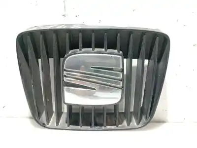 Pièce détachée automobile d'occasion GRILLE DE PARE-CHOCS AVANT pour SEAT IBIZA II (6K1) 1.9 TDI Références OEM IAM 6K0853651T  