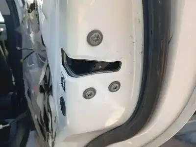 Автозапчасти б/у замок задней правой двери за toyota auris ranchera familiar (_e18_) 1.8 hybrid (zwe186_) ссылки oem iam 6905005050