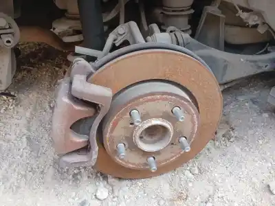 Автозапчасти б/у поворот заднего права за toyota auris ranchera familiar (_e18_) 1.8 hybrid (zwe186_) ссылки oem iam 4230402140