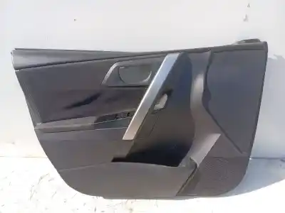 Автозапчасти б/у обивка левой передней двери за toyota auris ranchera familiar (_e18_) 1.8 hybrid (zwe186_) ссылки oem iam 6777802280