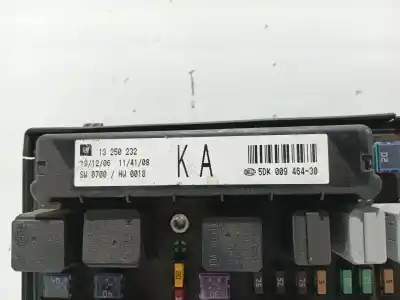 Pezzo di ricambio per auto di seconda mano scatola relè/fusibili per opel astra h (a04) 1.7 cdti (l48) riferimenti oem iam 13208748 5dk00946430 13250232