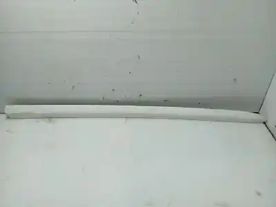 Peça sobressalente para automóvel em segunda mão moldura da porta dianteira direita por nissan almera ii hatchback (n16) 2.2 di referências oem iam 80870bm700