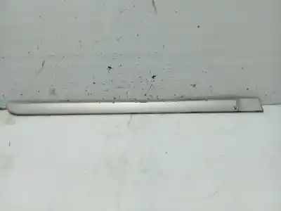 Peça sobressalente para automóvel em segunda mão molduras traseiras por renault laguna iii 5 puertas referências oem iam 828720001r