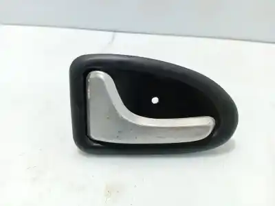 Peça sobressalente para automóvel em segunda mão Puxador Interior Dianteiro Esquerdo por RENAULT CLIO II (BB_, CB_) 1.2 (BB0A, BB0F, BB10, BB1K, BB28, BB2D, BB2H, CB0A,... Referências OEM IAM 8200028994  