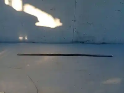 Peça sobressalente para automóvel em segunda mão moldagem por bmw serie 3 berlina (e46) 2.0 16v diesel cat referências oem iam 51328226106