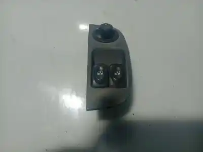 Peça sobressalente para automóvel em segunda mão botão / interruptor elevador vidro dianteiro esquerdo por renault megane i coach (da0/1_) 1.4 16v (da0d, da1h, da0w, da10) referências oem iam 7700838101