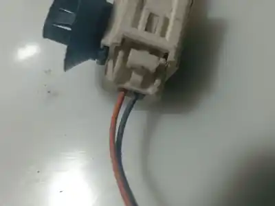 Автозапчастина б/у лівий передній гачок для renault clio ii (bb_, cb_) 1.2 (bb0a, bb0f, bb10, bb1k, bb28, bb2d, bb2h, cb0a,... посилання на oem iam 7700415678  