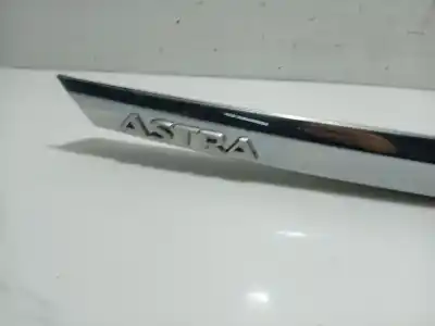 Автозапчастина б/у молдинг для opel astra h (a04) 1.6 (l48) посилання на oem iam 13105814  