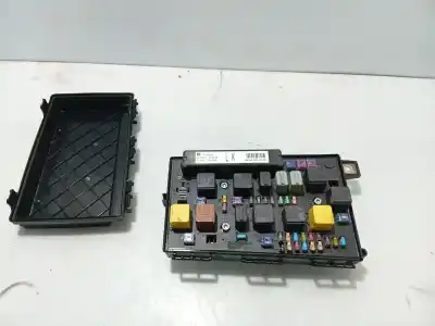 İkinci el araba yedek parçası röle/sigorta kutusu için opel astra h (a04) 1.6 (l48) oem iam referansları 015349211  5dk00946440